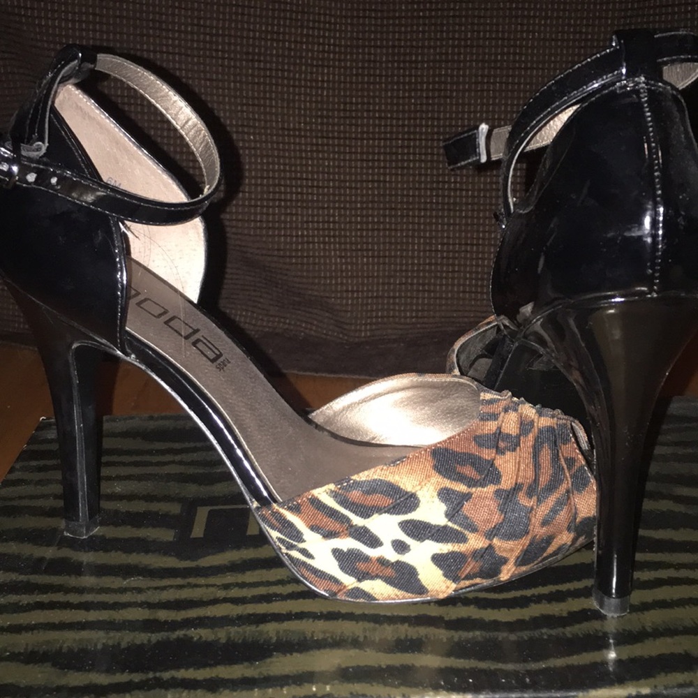 DSW~Quantum Leopard heels